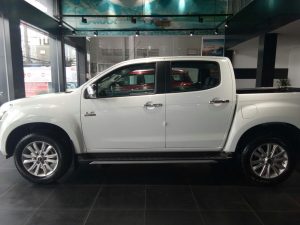Xe tải Isuzu Dmax MT