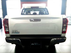 Xe tải Isuzu Dmax MT