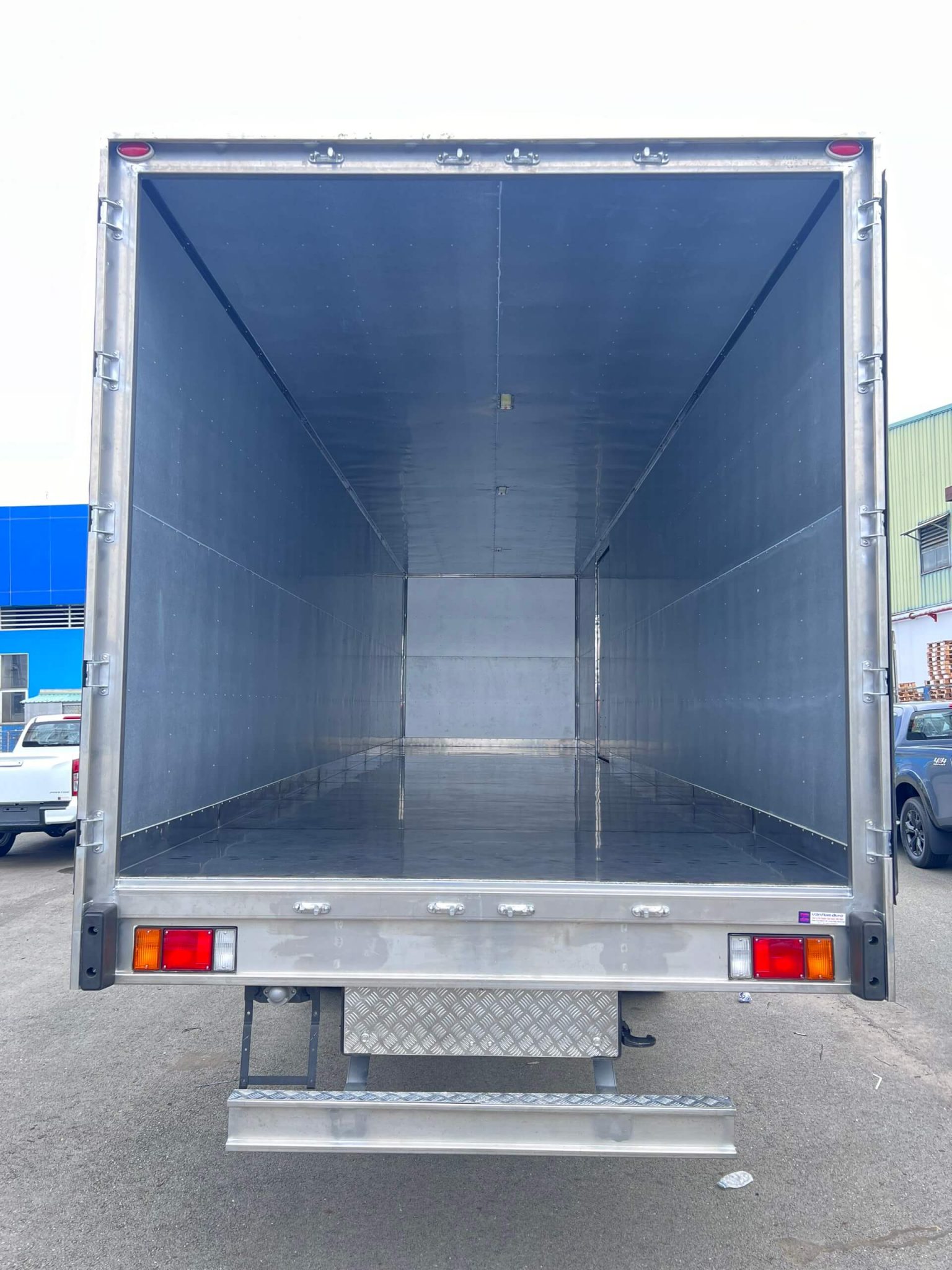 Thùng xe tải FVR34VE5