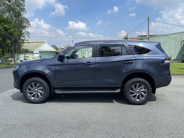 Xe Isuzu MU-X 7 chỗ - Ảnh 2