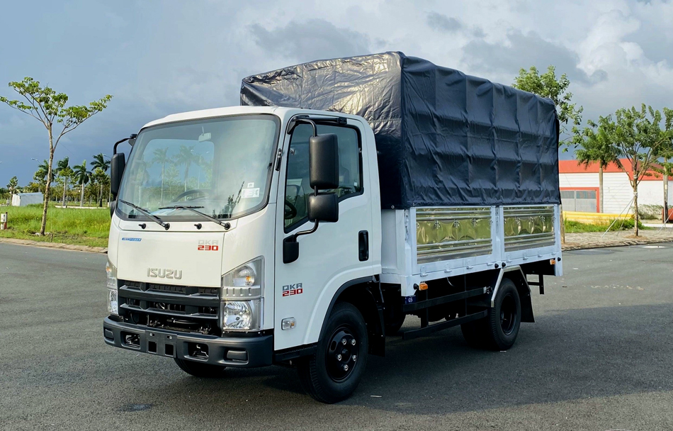 Xe Tải Isuzu 2.4 Tấn Euro 5: Phiên Bản Thùng Kín & Thùng Mui Bạt
