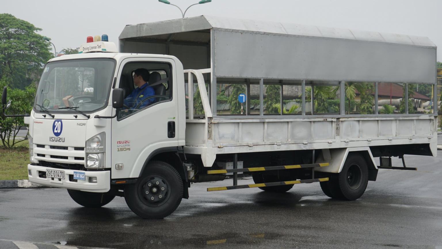Bằng B2 Có Lái Được Xe Tải Isuzu F-Series Hay Không? - bằng b2 lái xe mấy tấn