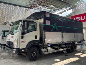 Xe Tải Isuzu FRR90L 6.5 Tấn Thùng Mui Bạt