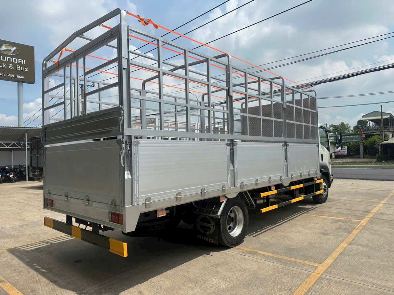 Trang Bị An Toàn Nổi Bật - Xe Tải Isuzu FSR700 7 Tấn