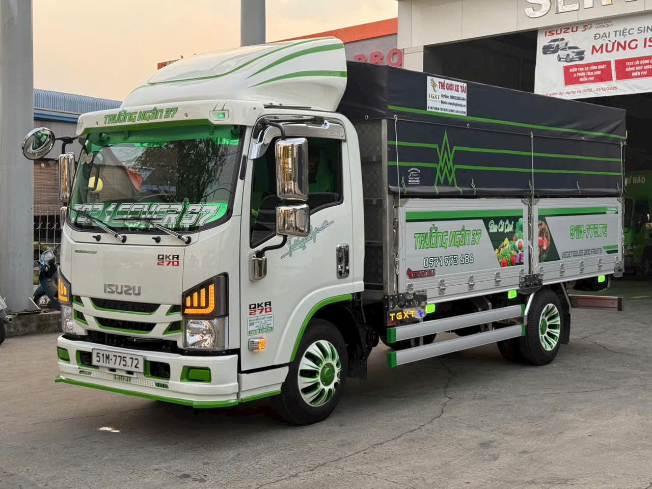 Thiết Kế Ngoại Thất & Quy Cách Đóng Thùng Thùng Mui Bạt - Xe Tải Isuzu 2T5 Bửng Nhôm