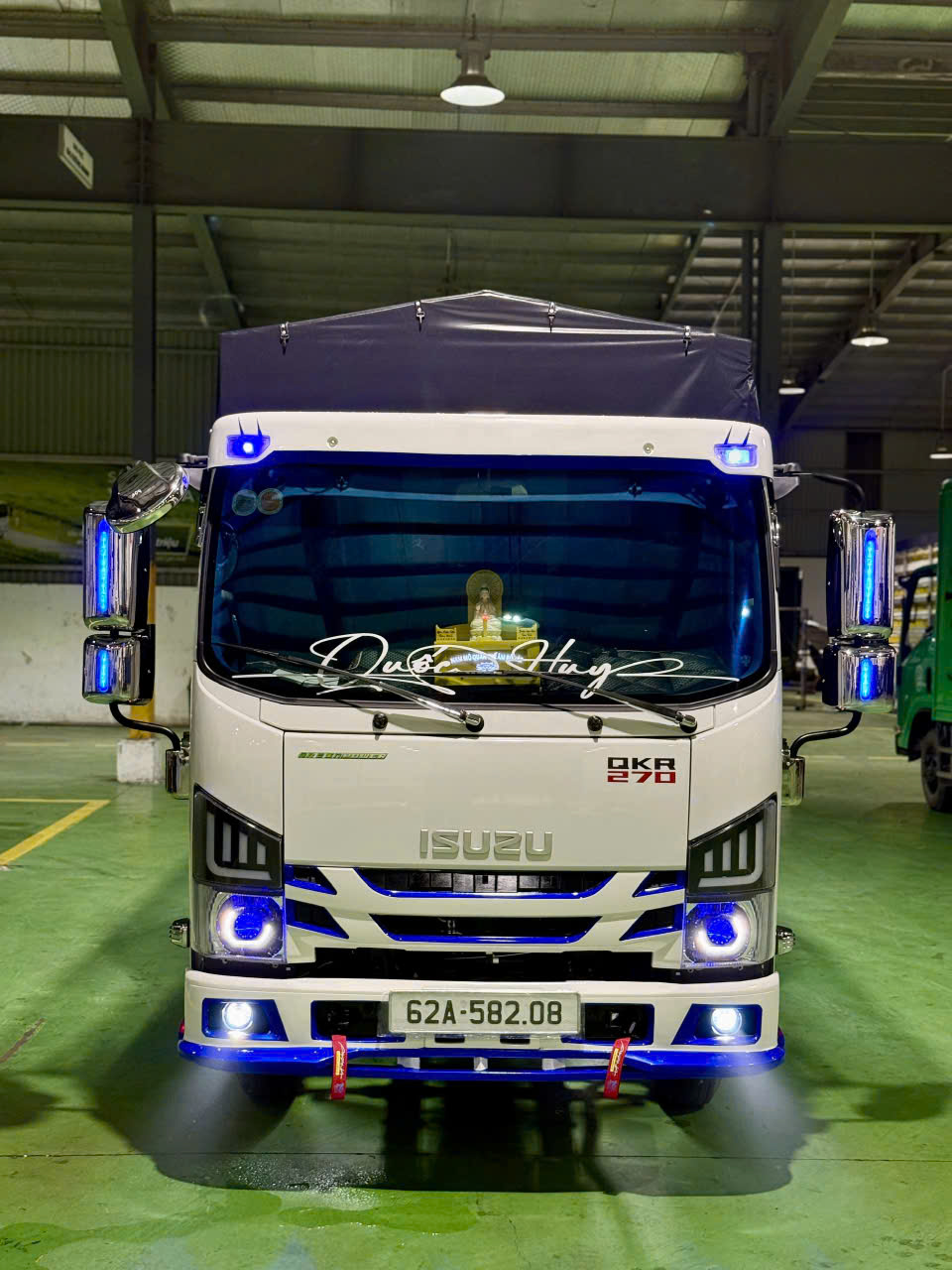 Trang Bị An Toàn Nổi Bật - Xe Tải Isuzu 2T5 Bửng Nhôm