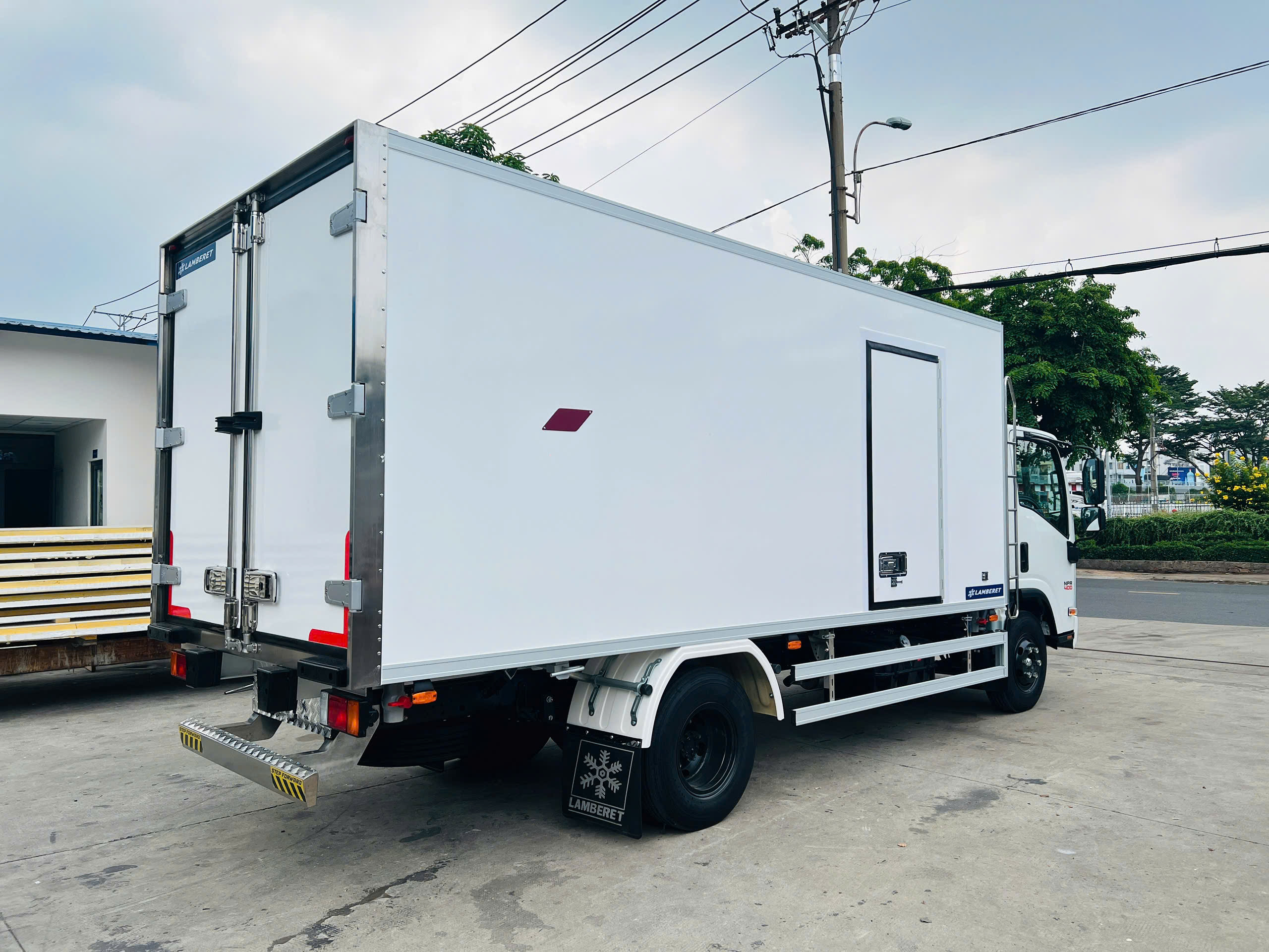 Bảng Thông Số Kỹ Thuật - Xe Tải Isuzu 3T5 Thùng Đông Lạnh