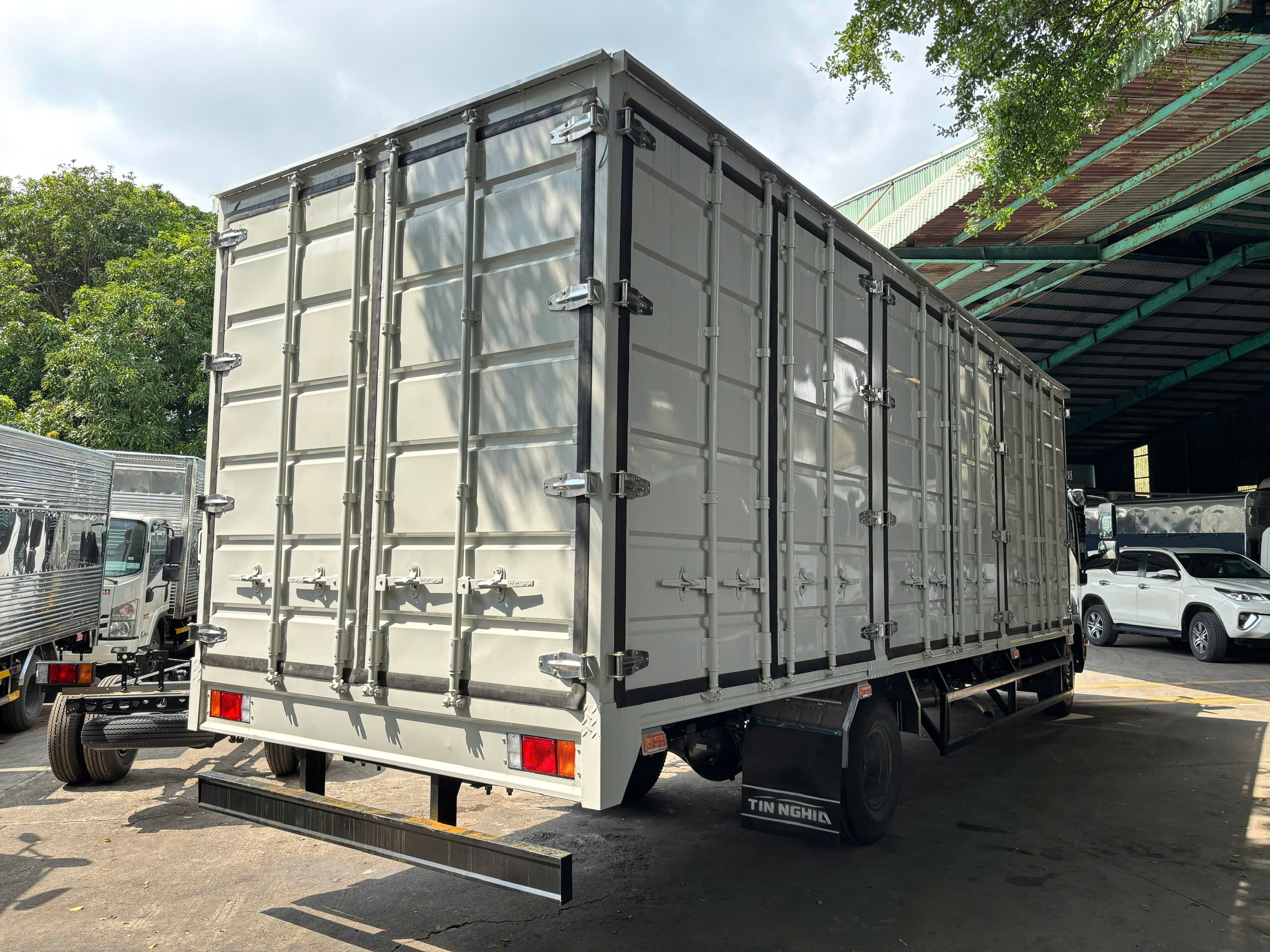 Động Cơ & Khả Năng Vận Hành - Xe TảI Isuzu FRR90N 6T2
