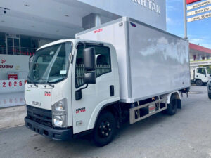 Xe Tải Isuzu QKR270 2T4 Thùng Composite